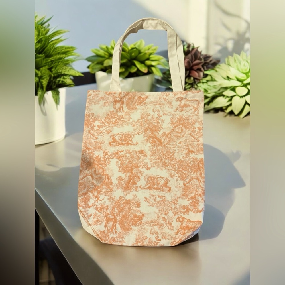 Christian Dior White and Red Tote Bag Limited Edition: NWOT - Picture 2 of 2